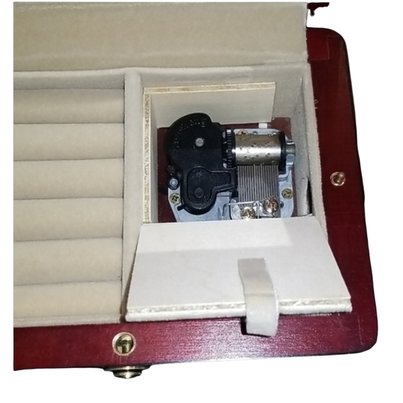 Vintage Musical Jewelry Box - Picture 4 of 7